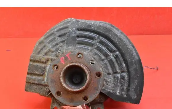 Front wheel hub spindle knuckle