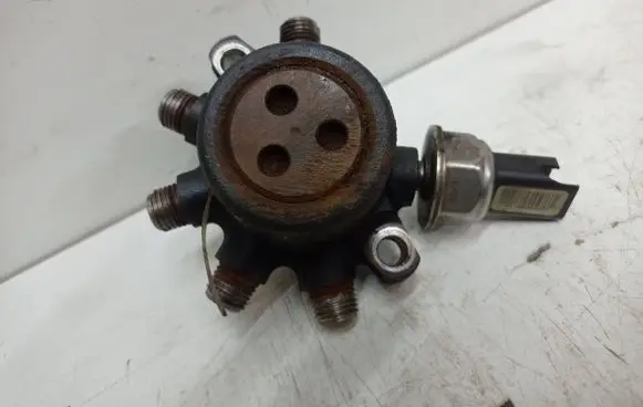 Ford Connect Fuel main line pipe 9D280DB