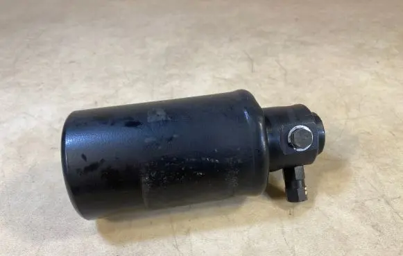 Mercedes-Benz G W461 W463 1st Gen Air conditioning (A/C) air dryer A4635000749