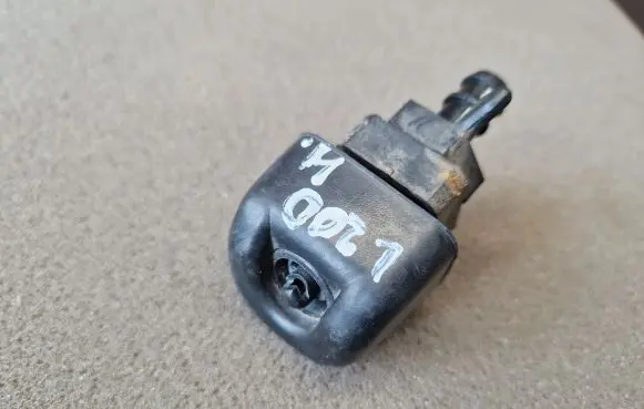 Mitsubishi L200 Headlight washer spray nozzle
