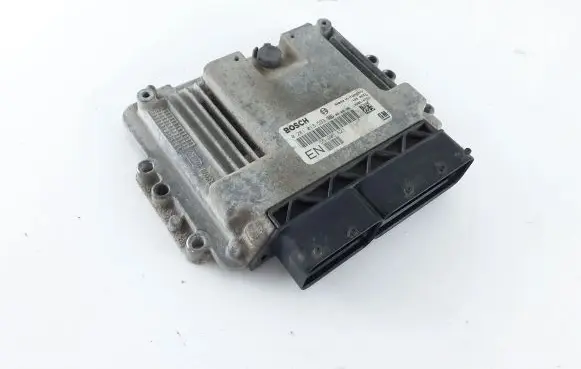 Opel Zafira B Engine control unit/module 55205621 0281013593