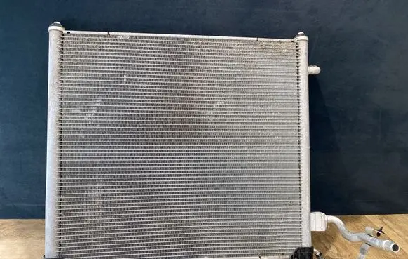 Land Rover Range Rover Sport L494 Coolant radiator JPLA19E839AC HPLA8K230AB 21403E142A
