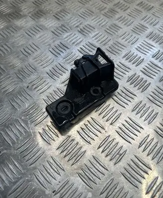 Volvo XC90 Front bumper mounting bracket 31353764