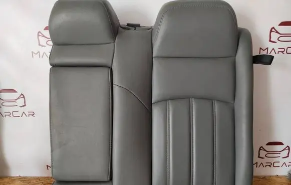 Chrysler 300 - 300C Second row seats 
