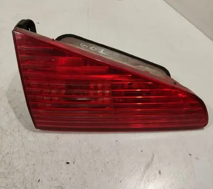 Peugeot 607 Tailgate rear/tail lights