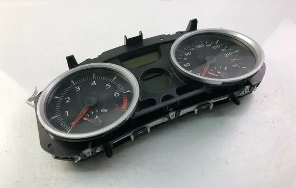 Renault Megane II Speedometer (instrument cluster) 8200408790F K3369
