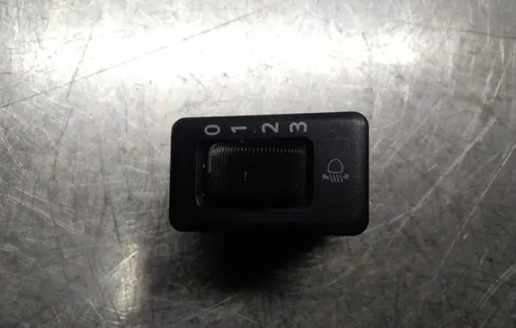 Nissan X-Trail T30 Headlight level height control switch G1910