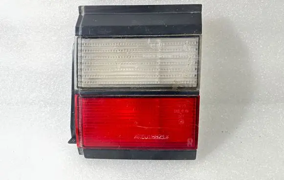 Volkswagen PASSAT B3 Tailgate rear/tail lights 357945108