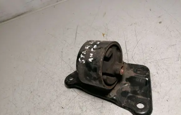 Mitsubishi Space Star Engine mount bracket 3318029