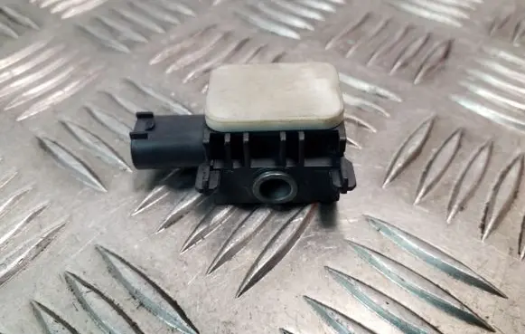 Mercedes-Benz S W221 Airbag deployment crash/impact sensor 0038202826