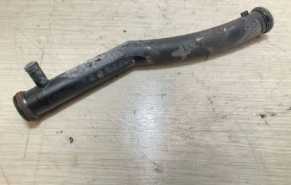 Audi A3 S3 8P Engine coolant pipe/hose 03C121065B
