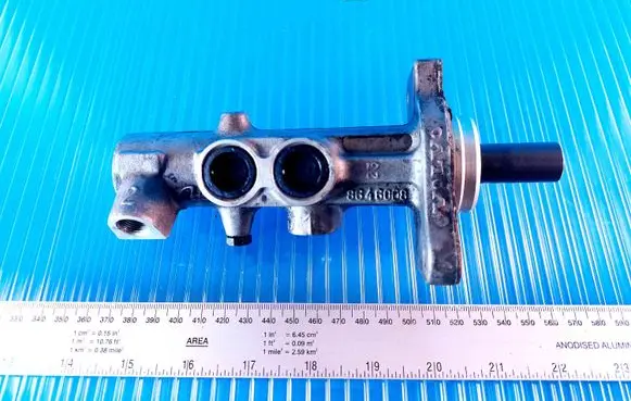 Volvo XC90 Master brake cylinder 8648008