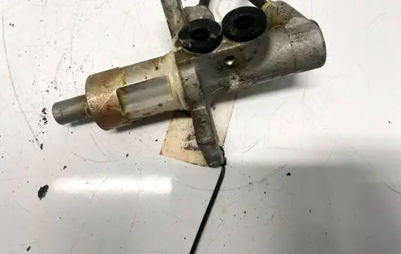 Skoda Superb B5 (3U) Master brake cylinder