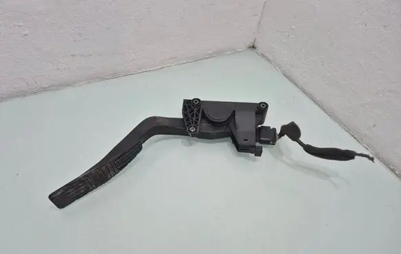 Opel Antara Accelerator throttle pedal 20905699