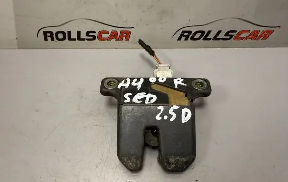 Audi A4 S4 B5 8D Tailgate/trunk/boot lock/catch/latch 827505