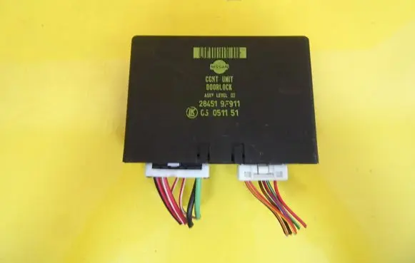 Nissan Serena Other control units/modules 284519F911 05051151