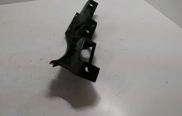 Volkswagen PASSAT B6 Front bumper mounting bracket 3C0807889