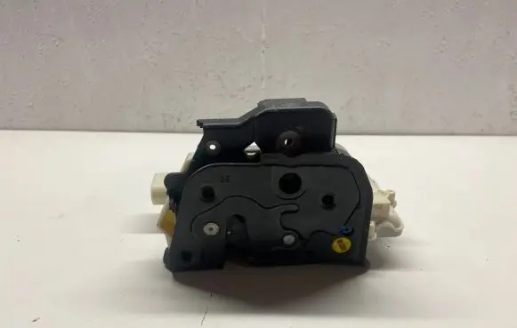 Audi A4 S4 B7 8E 8H Rear door lock 8E0839015AA