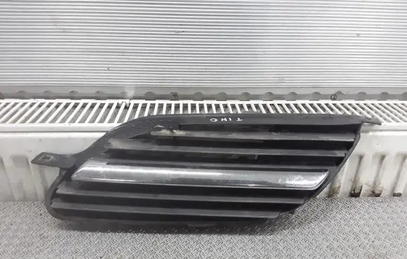 Nissan Almera Tino Front bumper lower grill 62330BU00