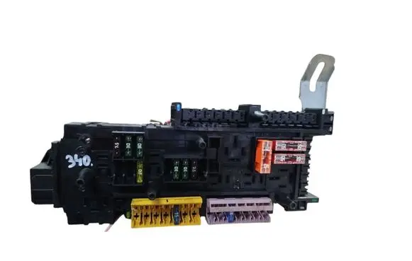 Mercedes-Benz C W204 Fuse module 2045453901