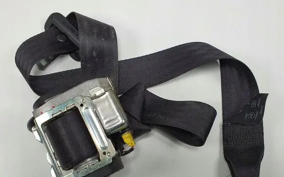 Volvo C70 Front seatbelt 604548200