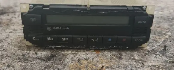 Volkswagen PASSAT B5 Climate control unit