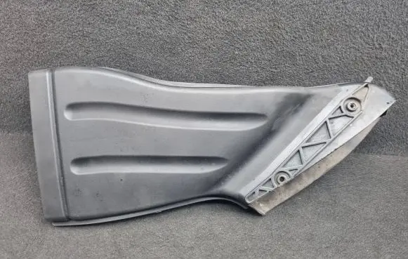 Audi A4 S4 B7 8E 8H Air intake duct part 8E0129618G