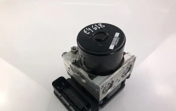 Volvo V70 ABS Pump 31423347