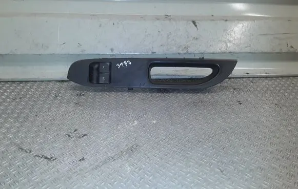 Seat Ibiza III (6L) Electric window control switch 6L1867171D