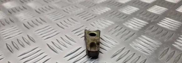 Volkswagen Golf IV Fuel Injector clamp holder 