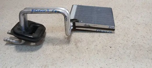 Ford Focus Heater blower radiator VPAMFH18476AA 12811