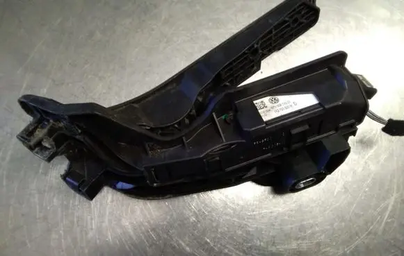 Audi A3 S3 8L Accelerator pedal position sensor 6PV00874501 1K2723503M