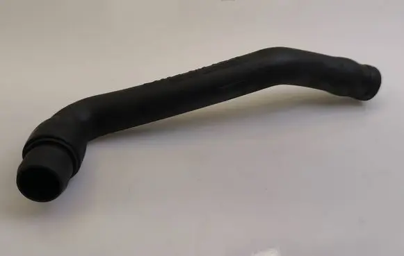 Audi A8 S8 D2 4D Breather/breather pipe/hose 077103221K