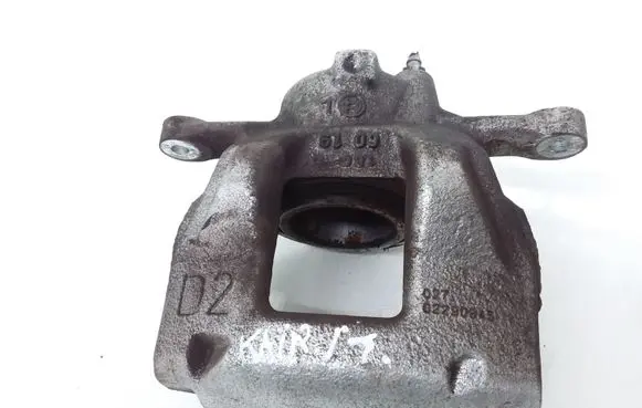 Toyota Auris E180 Front brake caliper 02290945