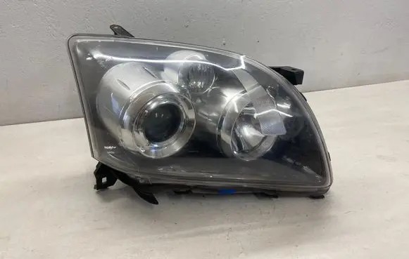 Toyota Avensis T250 Headlight/headlamp 35109 8596724010