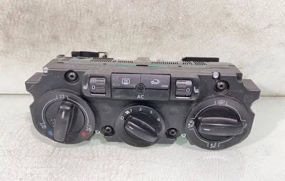 Volkswagen Tiguan Climate control unit 5m2820045a 5hb00932727