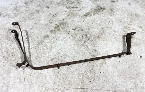 Fuel tank mounting bracket
