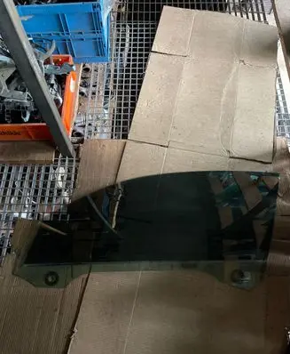 BMW M4 F82 F83 Front door window/glass (coupe) 