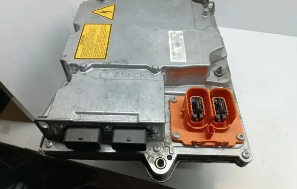 Voltage converter inverter