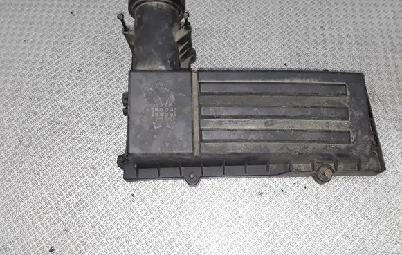 Volkswagen Touran I Air filter box cover 1K0183B