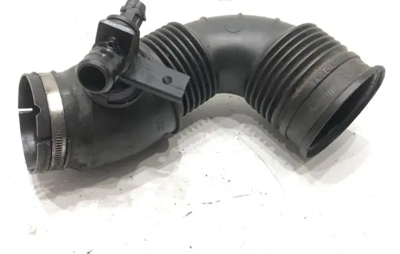 Air intake hose/pipe