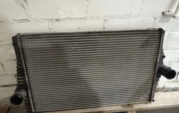 Volvo XC90 Intercooler radiator 30748808