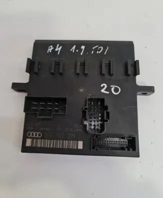 Audi A4 S4 B7 8E 8H Comfort/convenience module 8E0907279L