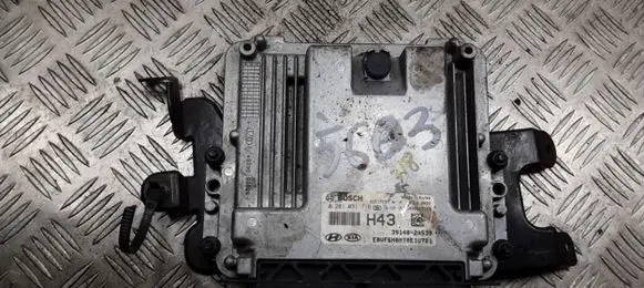 Hyundai i40 Engine control unit/module 391402A530