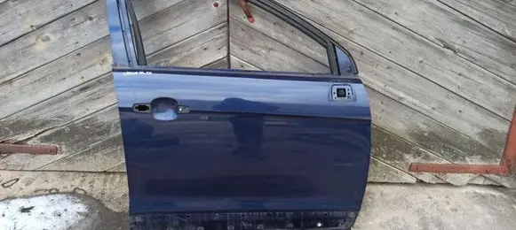 Chevrolet Captiva Front door