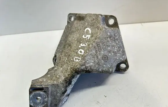Audi A6 S6 C5 4B Engine mounting bracket 8d0199307k