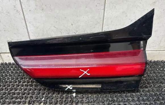 Tailgate rear/tail lights