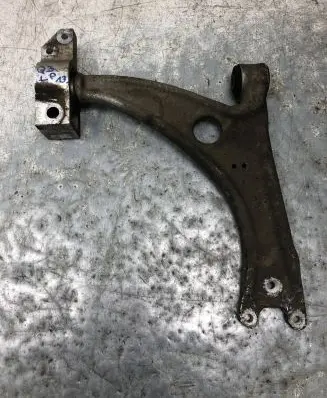 Audi Q3 8U Front lower control arm/wishbone 3C0407151H