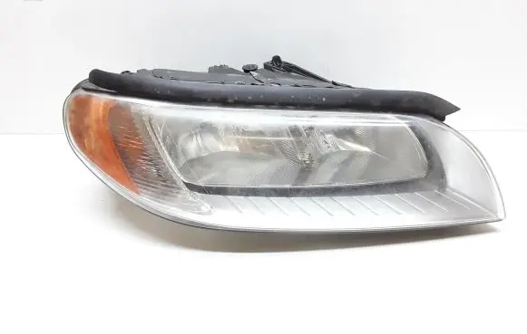 Volvo V70 Headlight/headlamp 31214354