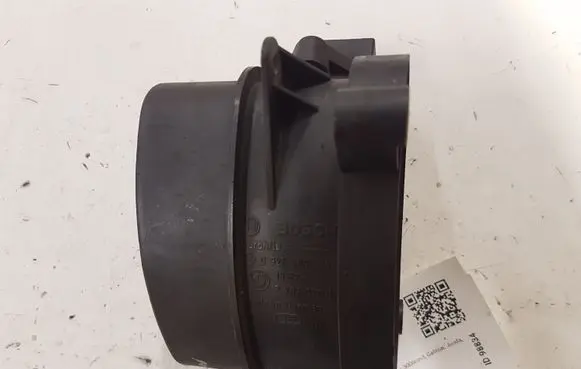 BMW 5 E39 Mass air flow meter 0928400468 77870760